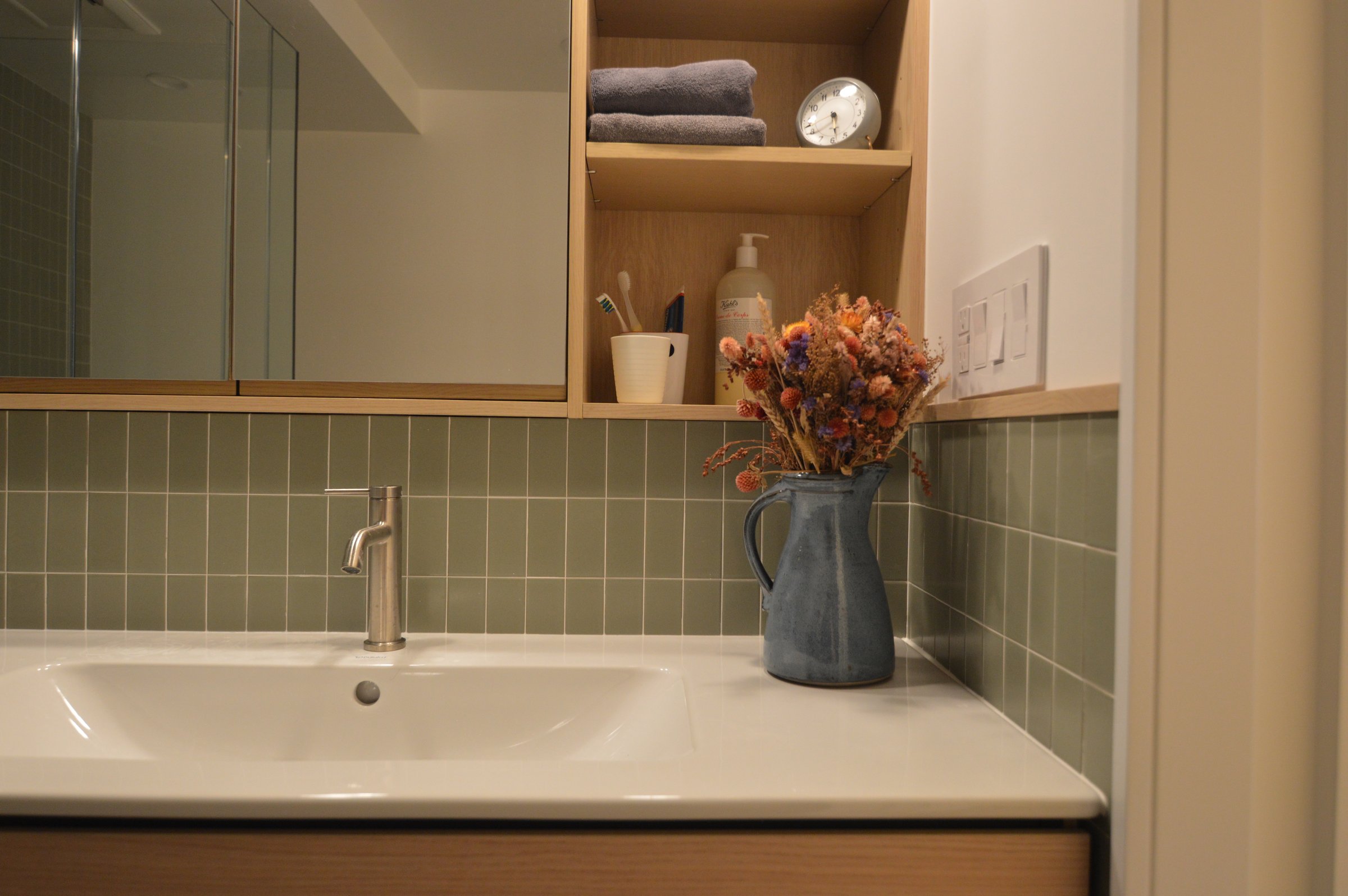 UES-apt-05